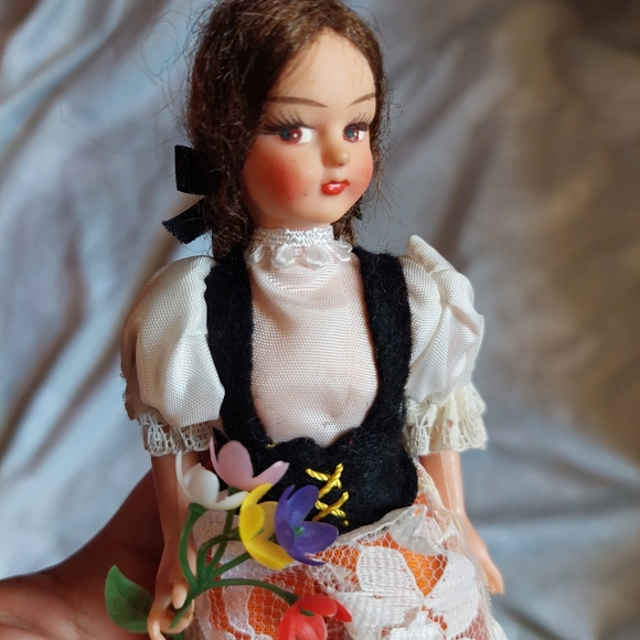 Vintage Doll Decor - Picture 2 of 5